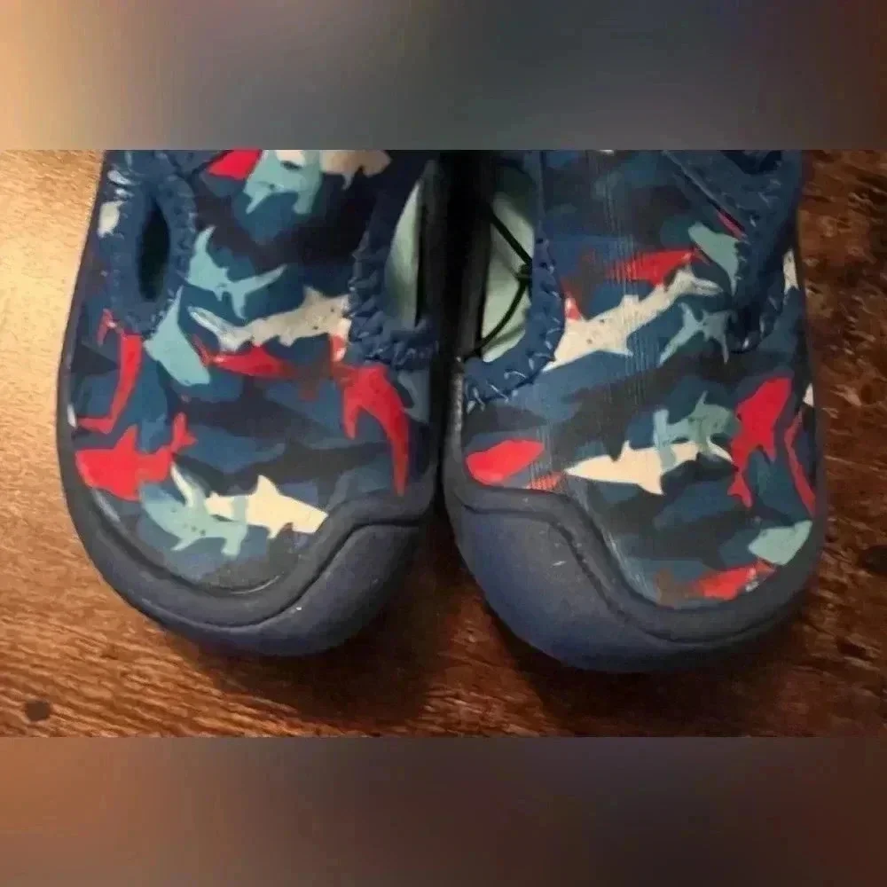 DSG | your water shoes. Size: 5K